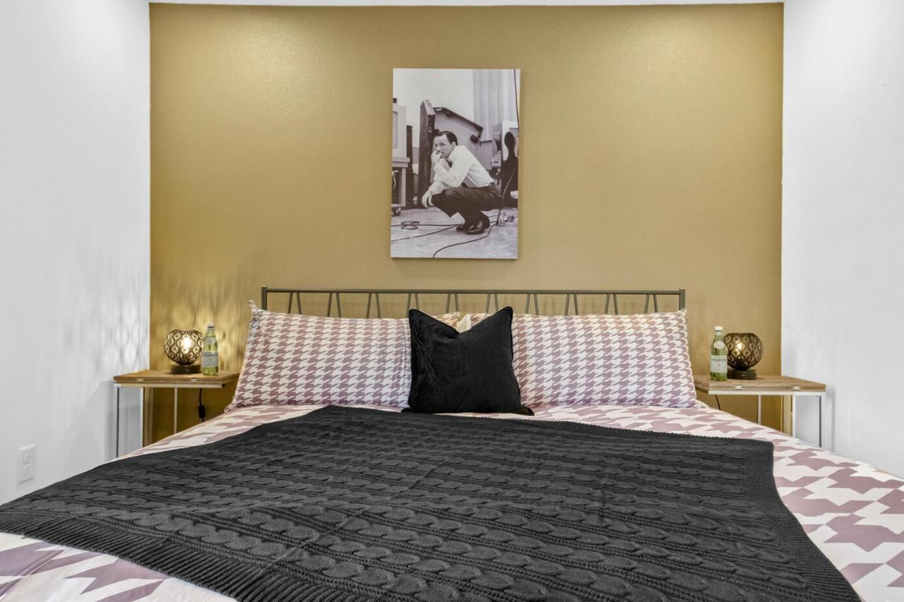 The Sinatra Villa Bentonville Eksteriør billede